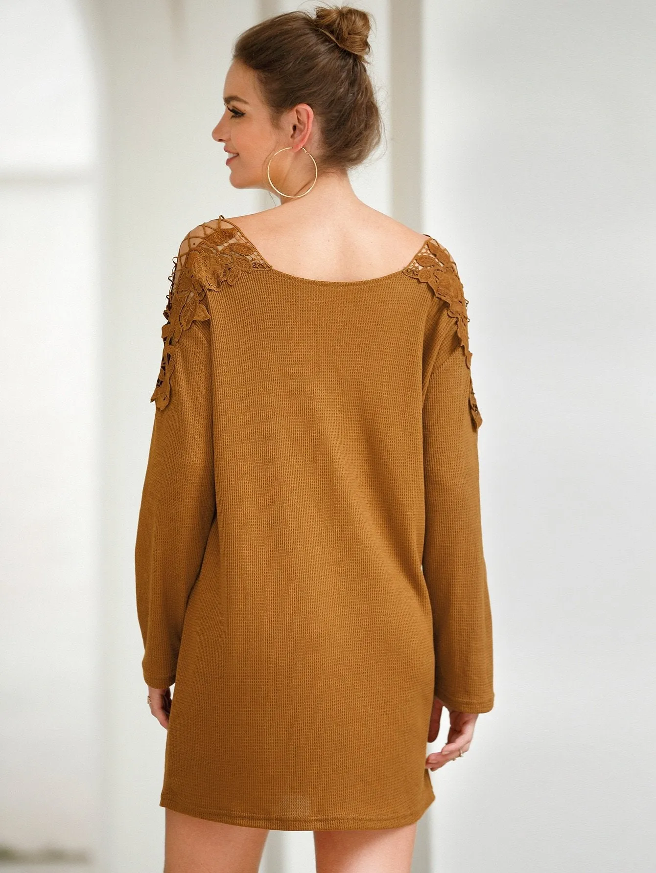 Contrast Hooked Flower Jumper Dress