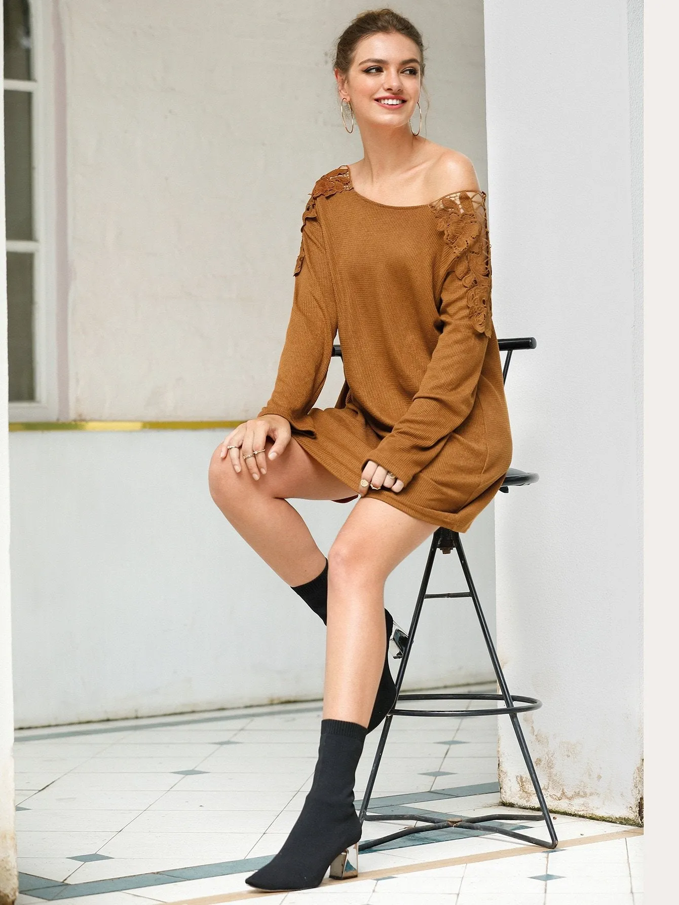 Contrast Hooked Flower Jumper Dress
