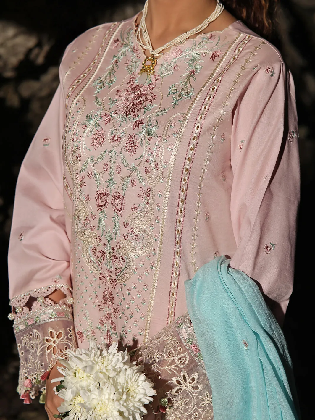 Izel | Saahil Signature Lawn 24 | SOFFIO
